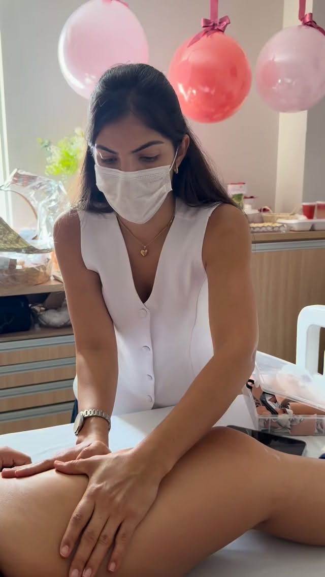 Massagem corporal realizada na clínica